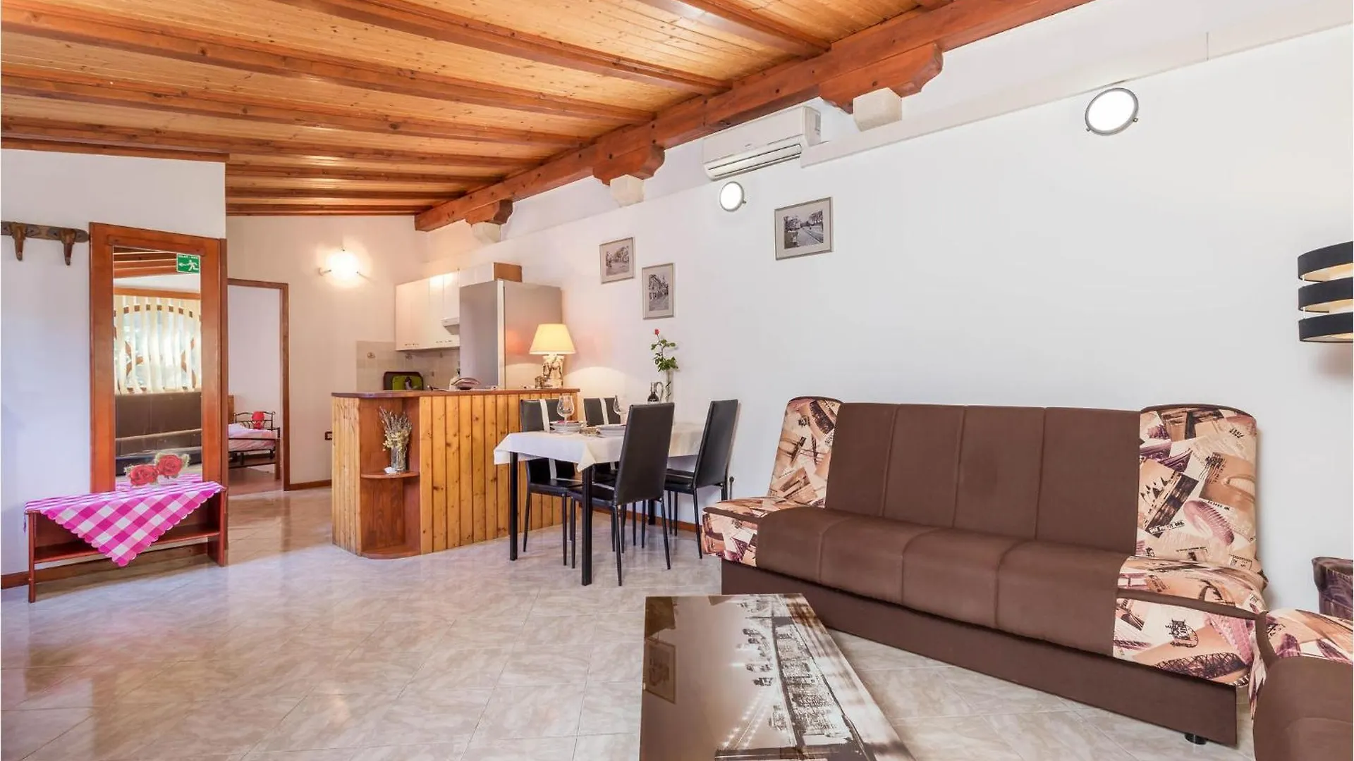 펜션 Awesome Home In 베리로신즈