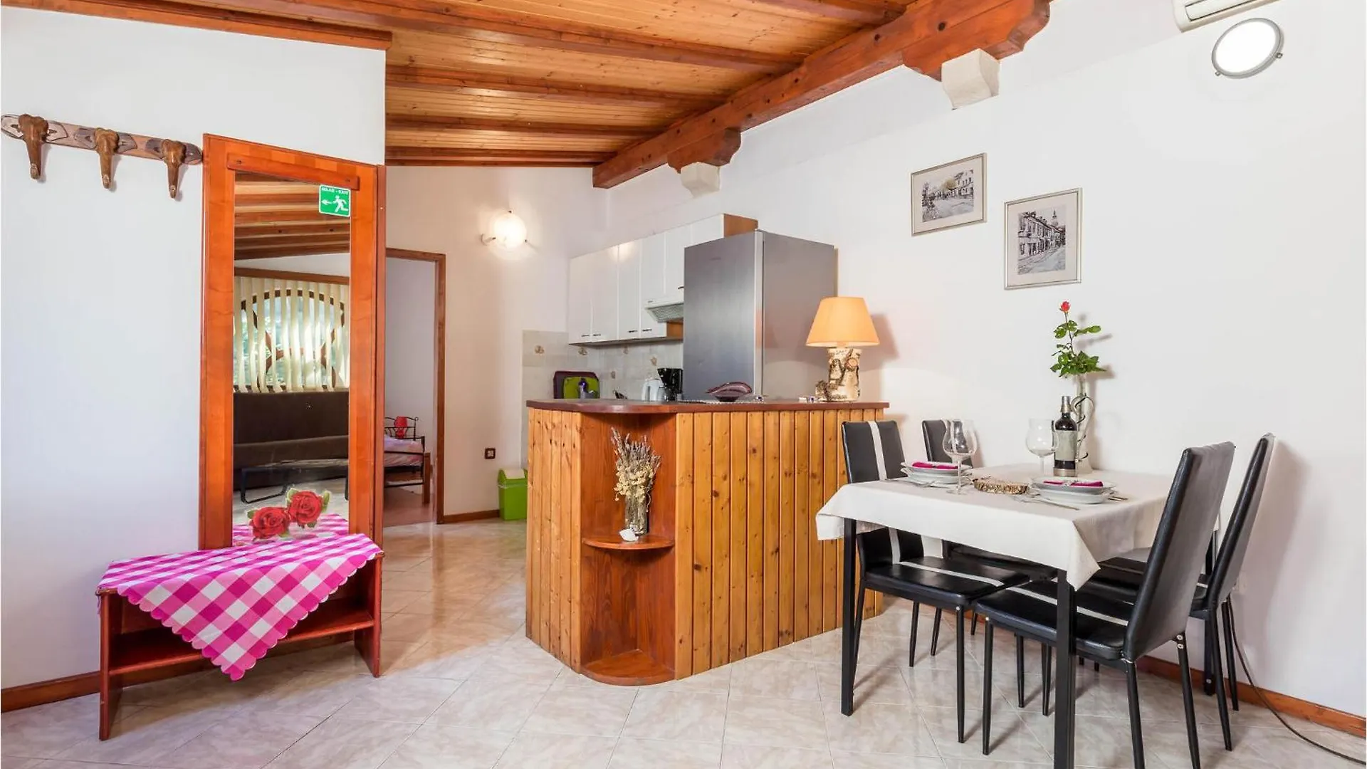 Case de vacanță Awesome Home In Veli Lošinj