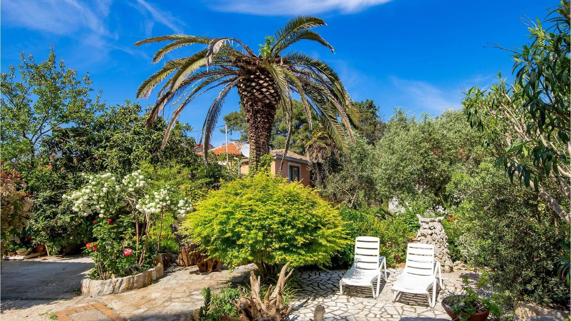 Awesome Home In Veli Lošinj Case de vacanță