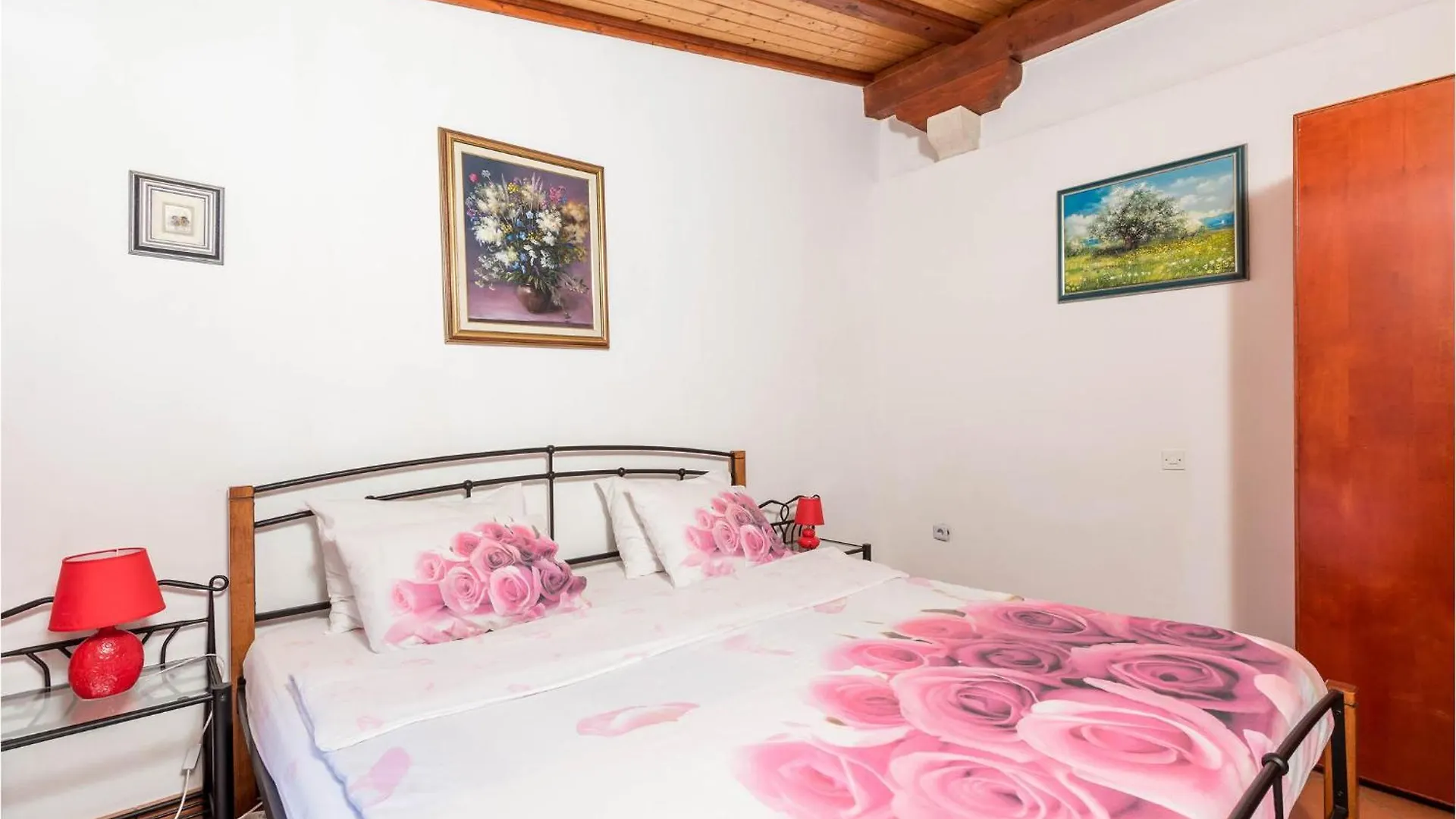 Case de vacanță Awesome Home In Veli Lošinj