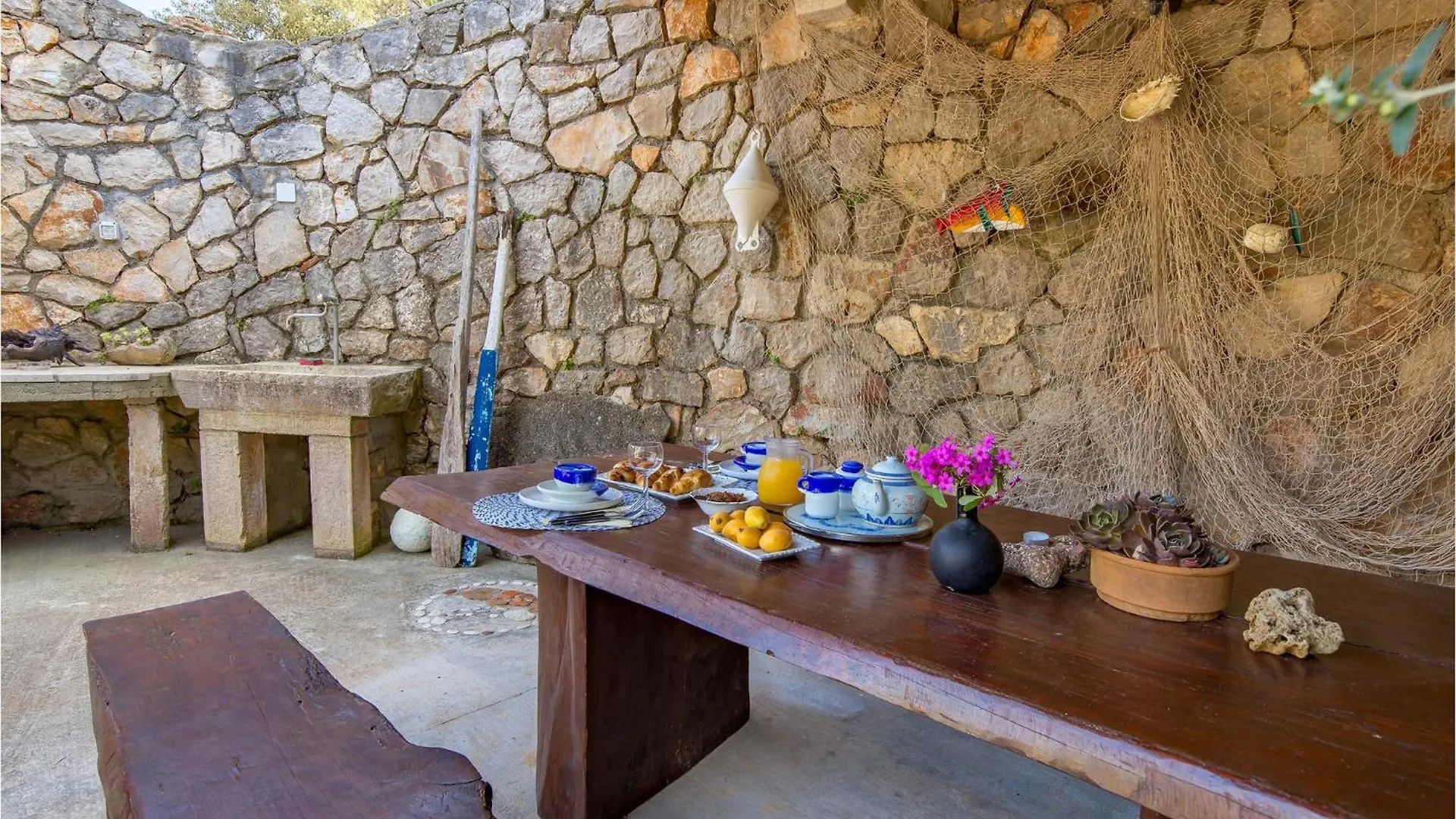 Awesome Home In Veli Lošinj Case de vacanță